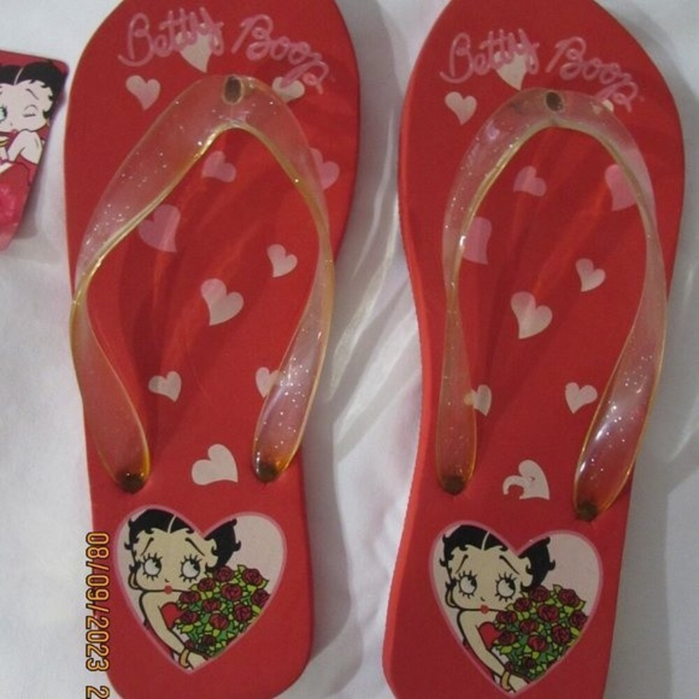 BETTY BOOP FLIP FLOP SANDALS SIZE L 8-9 HEARTS AND ROSES NEW RED SHOES